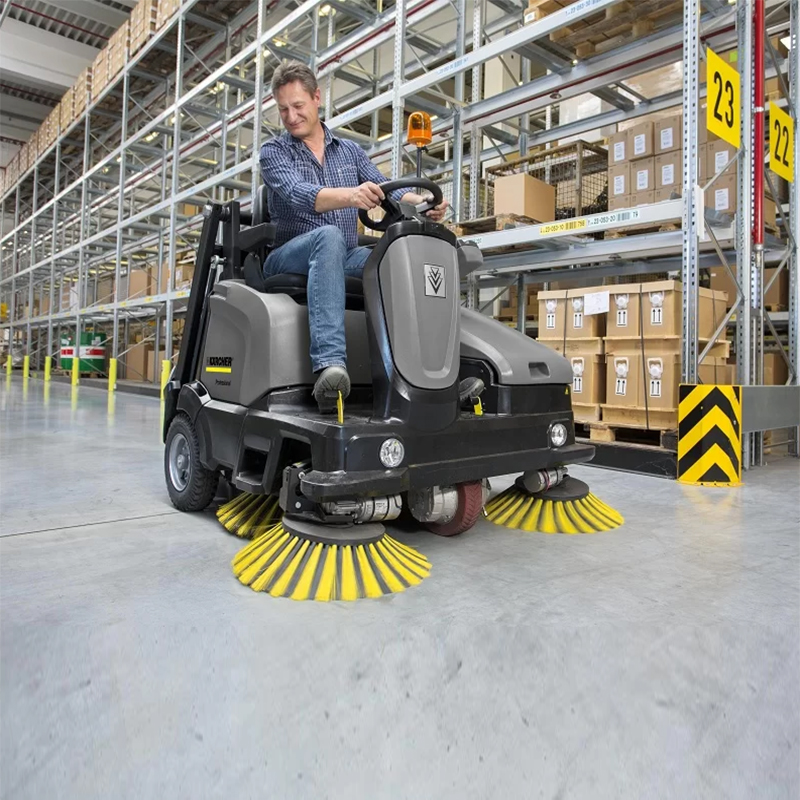 ماشین آلات و تجهیزات نظافتی صنعتی